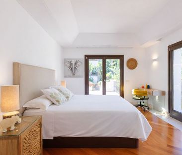 6 bedroom luxury Villa for rent in Estepona, Spain - Photo 6
