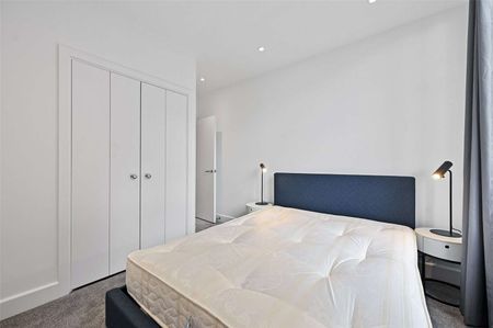 A recently refurbished one bedroom apartment in a convenient City location - Photo 5