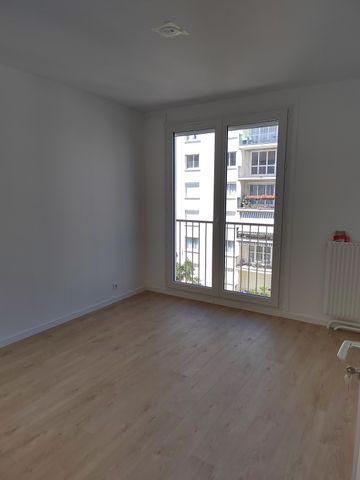Location Appartement 5 pièces 95m² ORLEANS 45100 - Photo 3