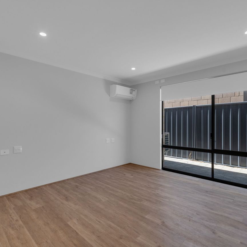 Part Furnished Three Bedroom Home in Baldivis North - Photo 1