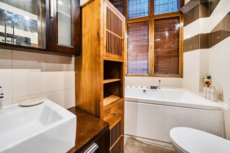 Warwick House Street, London - Photo 4