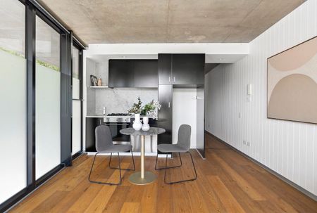 Sleek & Sophisticated Apartment in the Heart of It All - Photo 3