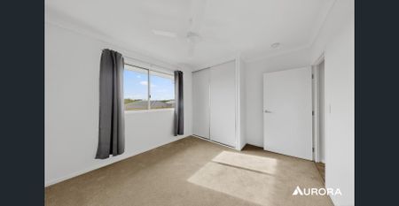 Spacious Family Home! - Photo 3