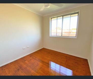 LOVELY HOME IN GREAT LOCATION! - Photo 2