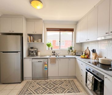 Sun-Drenched 2-bedroom unit in Botany - Photo 4