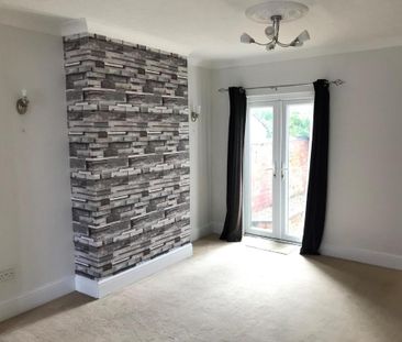 2 bedroom terraced house to rent - Photo 3