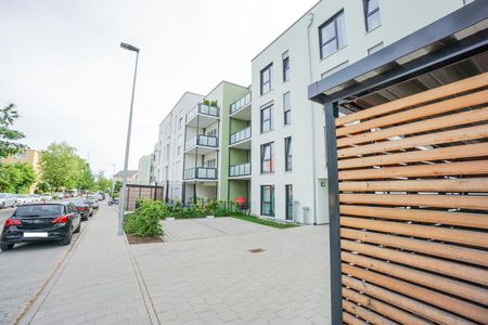 Schöne 3-Zi.-Wohnung mit großem Balkon, moderner Küche, Aufzug, Tiefgarage & XXL-Dusche - Foto 3