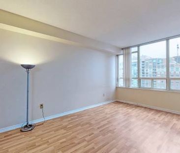 Spacious 2 bedroom+solarium 2 bathroom condo for rent - Photo 2