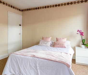Room 1 - Photo 5