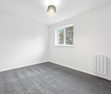 2 bedroom semi-detached house to rent - Photo 4