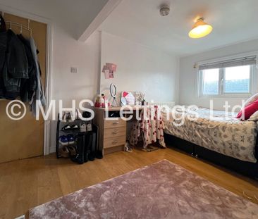 3 Bedroom Mid Terraced House for rent in Autumn Street - Photo 4