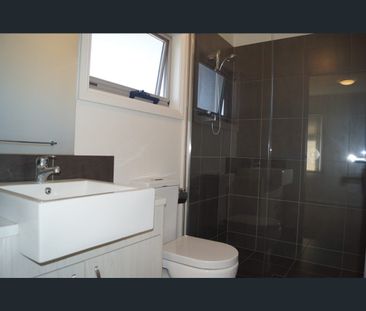 3/3 Gardenia Grove, Norlane, Vic 3214 - Photo 2