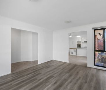 Enjoy Cosy Living in a Prime Location - Photo 2