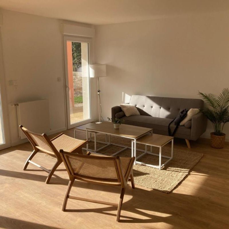 Location Appartement 4 pièces 81m² ST BENOIT 86280 - Photo 1
