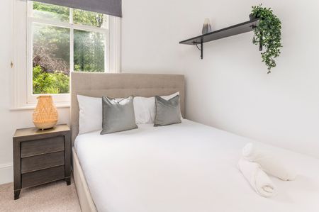 2 Bed Flat, Philbeach Gardens, SW5 - Photo 5