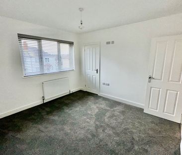 2 Bed Semi-Detached House, Alder Road, SO16 - Photo 2