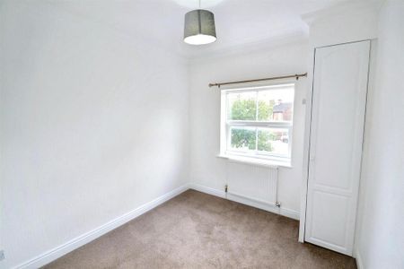 2 bedroom end of terrace house to rent - Photo 2
