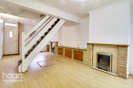 2 bedroom terraced house to rent - Photo 2