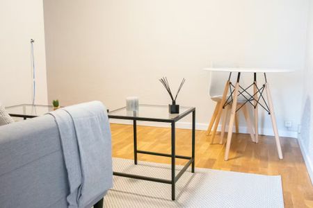 Carrer d'Aragó, Barcelona, Catalonia 08009 - Foto 3