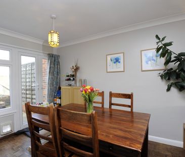 Manor Gardens Godalming, Godalming - 3 bedrooms Property for lettin... - Photo 2