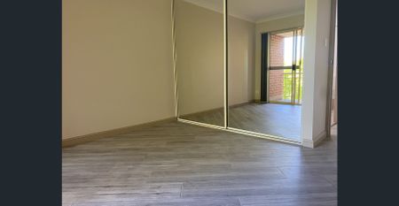 Immaculate condition - Approx 5 Min to Stockland Shopping Centre & Station - Photo 5