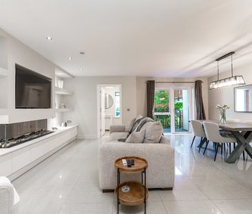 Brennanstown Square, Cabinteely, Dublin 18, D18 F903 - Photo 2