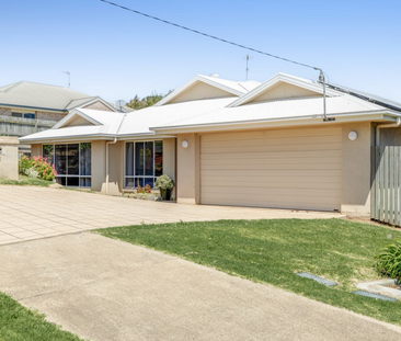 Well-Kept Darling Heights Gem Close to Everything - Photo 6