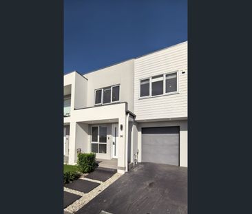 Brand New Double storey Townhouse with Three Bedrooms Two bathrooms... - Photo 5