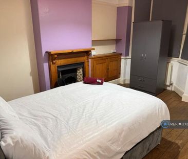 1 bedroom in a house share to rent - Photo 2