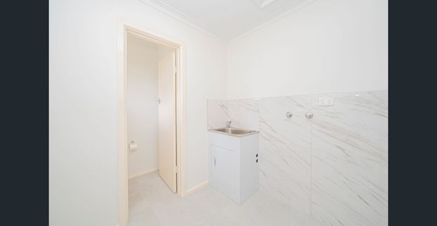 Newly Upgraded Spacious Family Home - Photo 1