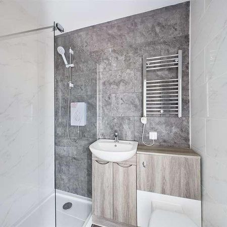 Chapel Hill, Morley, Leeds, LS27 - Photo 4