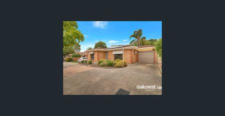 Spacious unit in a small group. - Photo 2