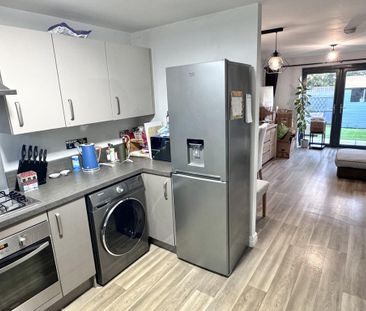 2 bedroom end of terrace house to rent - Photo 5