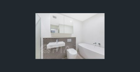 Luxurious Two Bedrooms Apartment In Prime Location For Lease!! - Photo 2