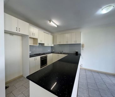 2 Bedroom Townhouse in a Prime Location - Photo 4