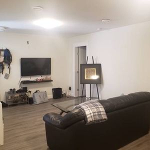 One bedroom suite near UVIC - Feb 15th or March 1st - Photo 2