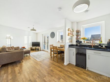 Flat to rent on - Photo 2