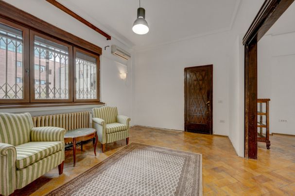 P-TA LAHOVARI, VILA REPREZENTATIVA PENTRU BIROURI, 425 MP. - Fotografie 1