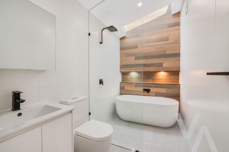 39 Henry Street, Tighes Hill NSW 2297 - House For Rent | Domain - Photo 3