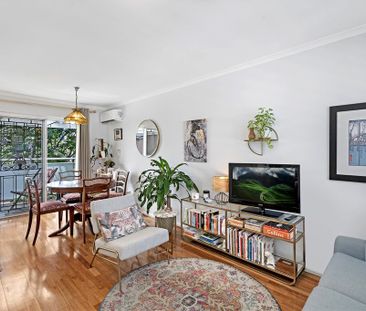 Tastefully Renovated, Breathtakingly Ambient, Modern And Sun-Filled... - Photo 3