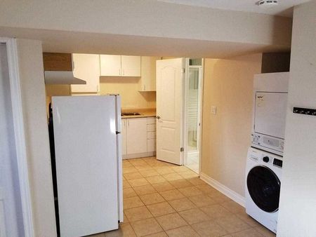 For Lease - 323 Towercrest Drive Unit# Basement, Newmarket, Ontario - Photo 5