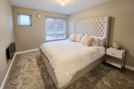 Chester Road, Stretford, Manchester, M32 - Photo 4