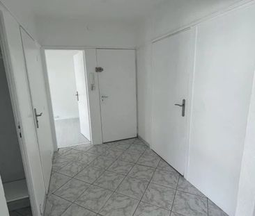 Location Appartement 5 pièces 84 m2 à Seloncourt - Photo 2