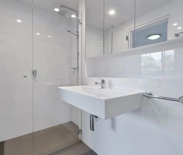 Waterfront reserve luxury apartment - Photo 1