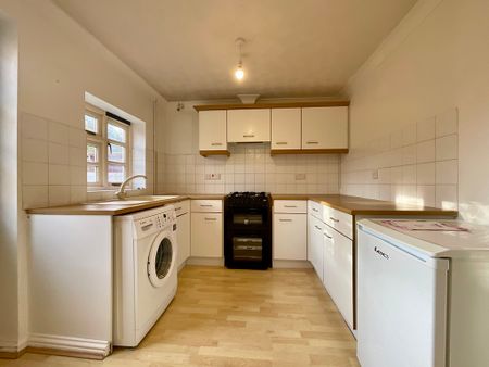 2 bedroom End Terraced House to let - Photo 5