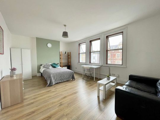 Large Room Available - N4 - Finsbury Park - Photo 1