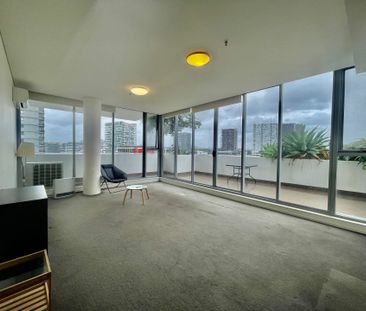 Spacious 2 bedroom apartment with City Views in Emerald Park - Photo 6