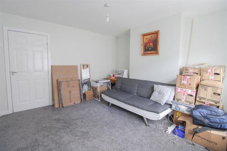 2 bedroom end of terrace house to rent - Photo 2