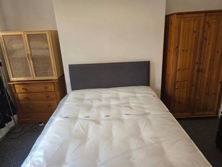 Room in a Shared House, Balmoral Road, M14 - Photo 5