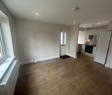 Abinger Way, Guildford, Surrey, GU4 - Photo 4